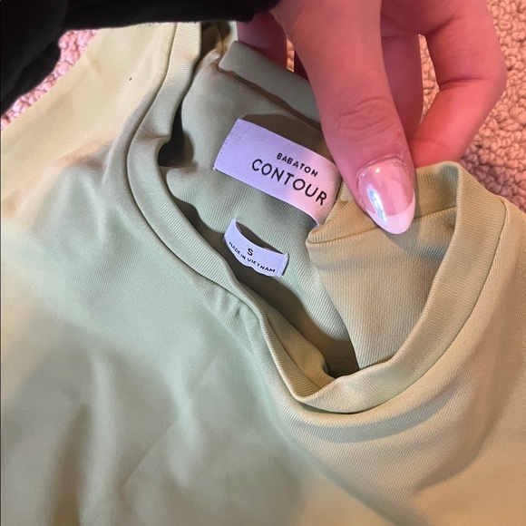 Babaton Aritzia Contour Muscle Sleeveless Bodysuit Green Top Small - Picture 2 of 3